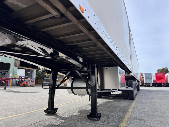 2016 Maxitrans St3 34 Pallet -18 High Cube Reefer B Double 