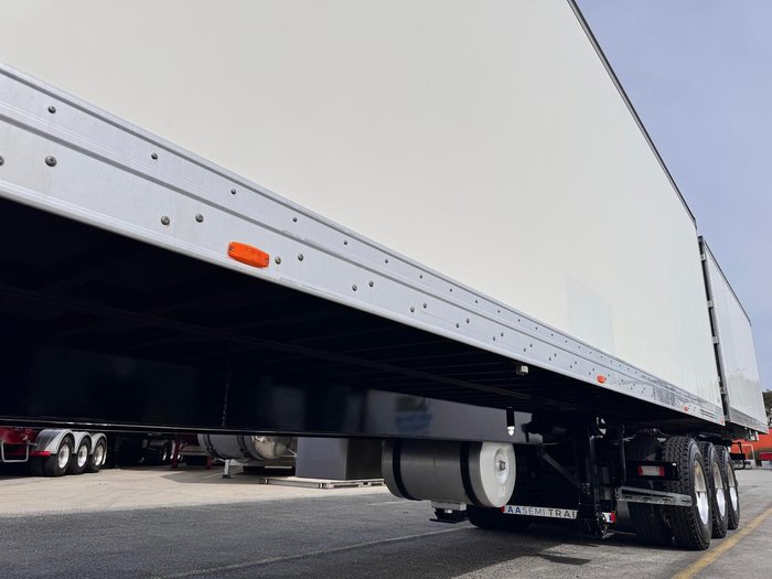 2016 Maxitrans St3 34 Pallet -18 High Cube Reefer B Double 