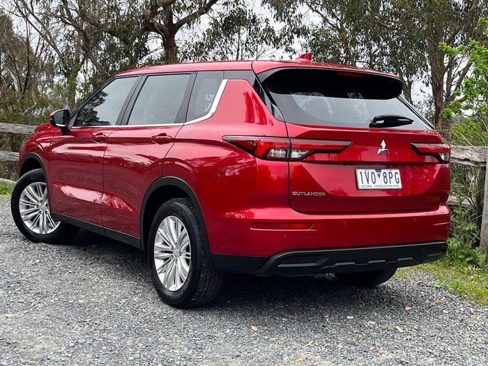 2022 Mitsubishi Outlander ES