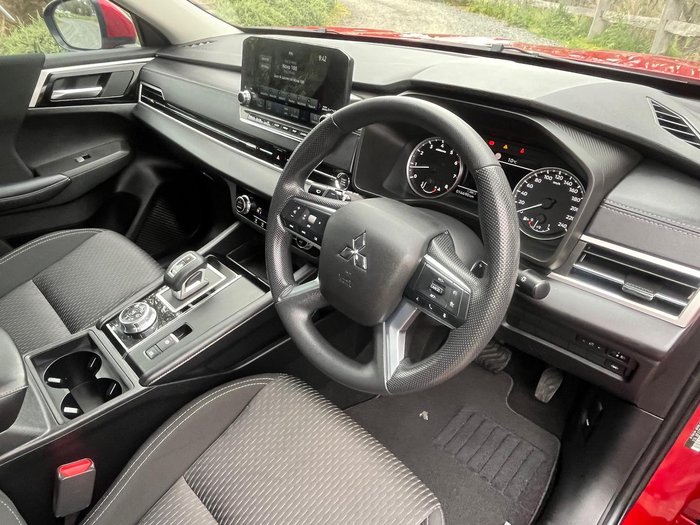 2022 Mitsubishi Outlander ES