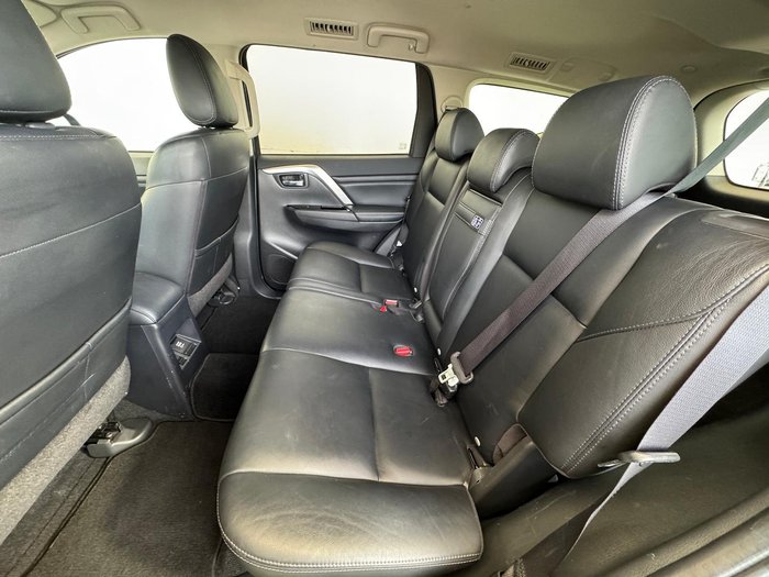 2020 Mitsubishi Pajero Sport GLS