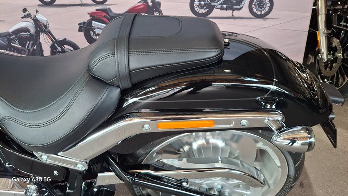 2025 Harley-davidson FLFB FAT BOY (117) Vivid Black