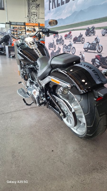 2025 Harley-davidson FLFB FAT BOY (117) Vivid Black