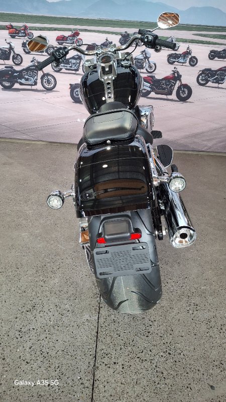 2025 Harley-davidson FLFB FAT BOY (117) Vivid Black