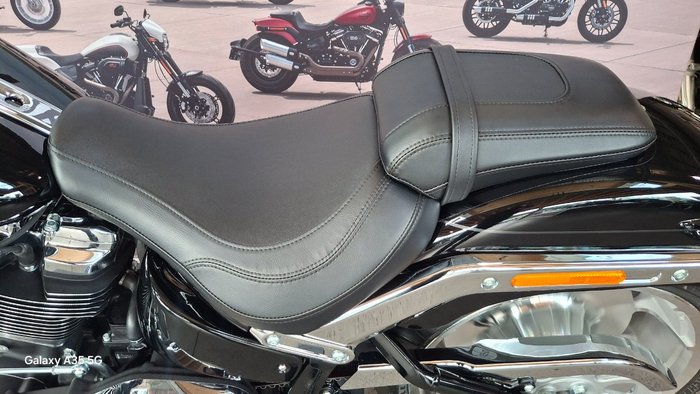 2025 Harley-davidson FLFB FAT BOY (117) Vivid Black