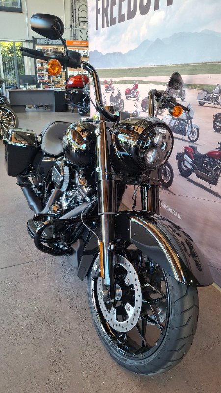 2025 Harley-davidson FLHRXS ROAD KING SPECIAL Vivid Black