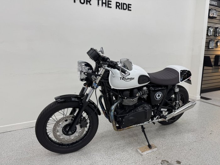 2015 Triumph THRUXTON 900 White