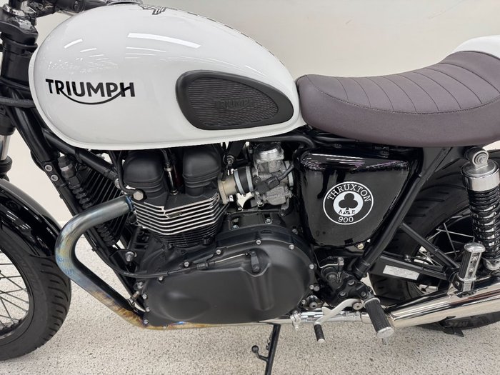 2015 Triumph THRUXTON 900 White