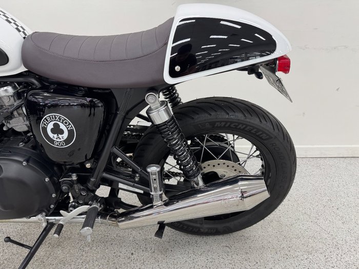 2015 Triumph THRUXTON 900 White