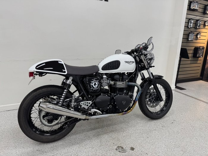 2015 Triumph THRUXTON 900 White
