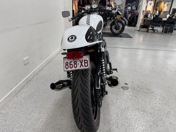 2015 Triumph THRUXTON 900 White