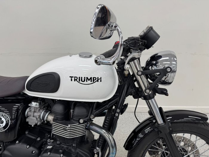 2015 Triumph THRUXTON 900 White