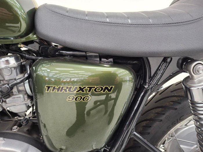 2016 Triumph THRUXTON 900 Green