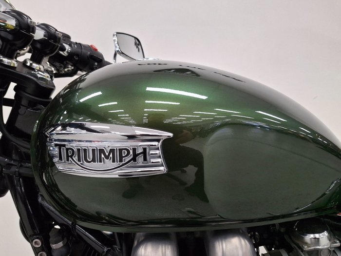 2016 Triumph THRUXTON 900 Green