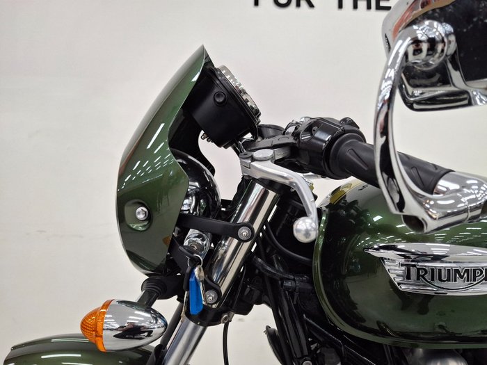 2016 Triumph THRUXTON 900 Green