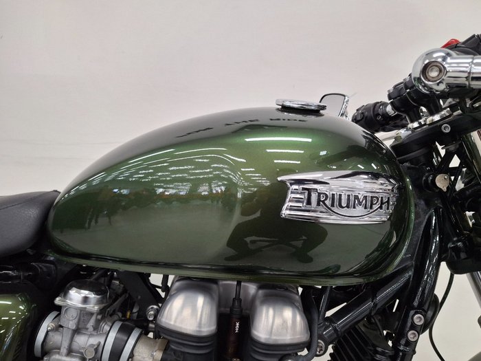 2016 Triumph THRUXTON 900 Green