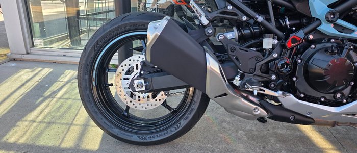 2025 Kawasaki Z900 SUPERNAKED SL1