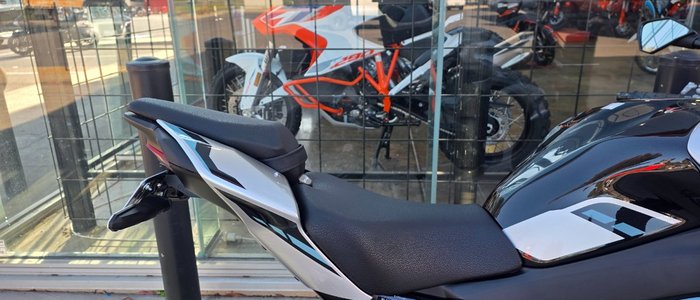 2025 Kawasaki Z900 SUPERNAKED SL1