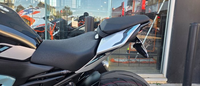 2025 Kawasaki Z900 SUPERNAKED SL1