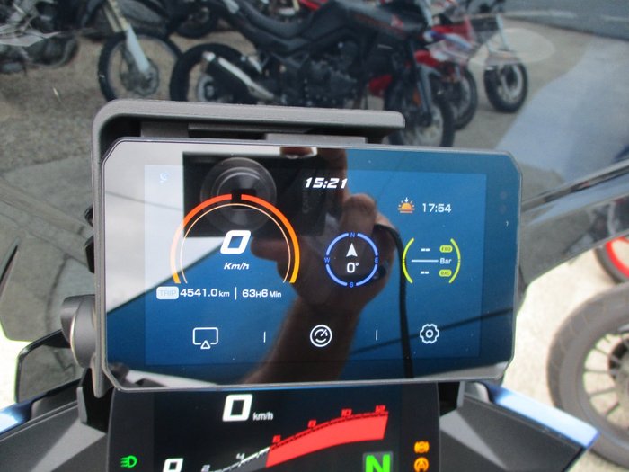 2024 BMW Motorrad S 1000 XR GRAVITY BLUE