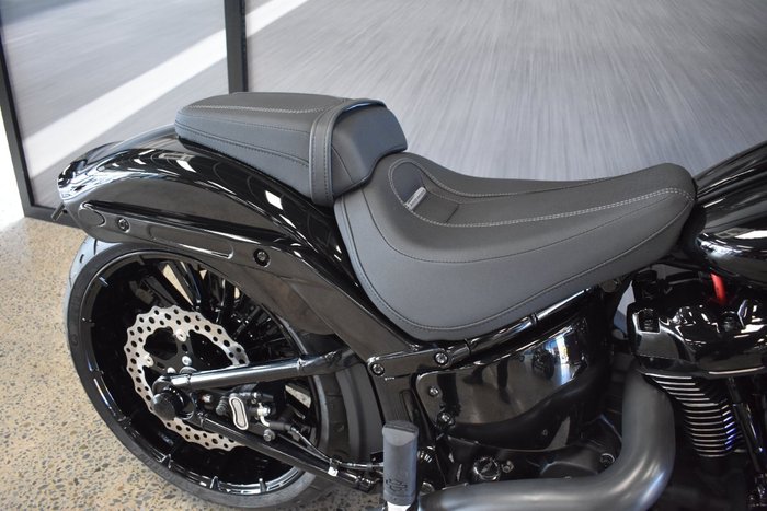 2025 Harley-davidson FXBR BREAKOUT (117) VIVID BLACK
