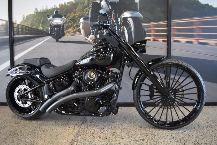 2025 Harley-davidson FXBR BREAKOUT (117) VIVID BLACK