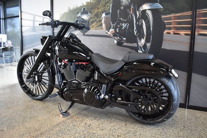 2025 Harley-davidson FXBR BREAKOUT (117) VIVID BLACK