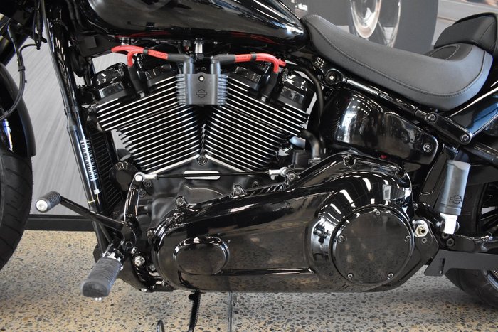 2025 Harley-davidson FXBR BREAKOUT (117) VIVID BLACK