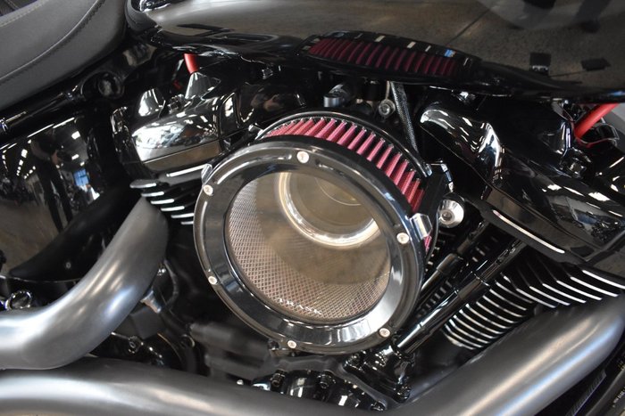 2025 Harley-davidson FXBR BREAKOUT (117) VIVID BLACK