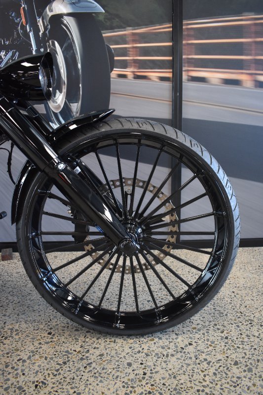 2025 Harley-davidson FXBR BREAKOUT (117) VIVID BLACK