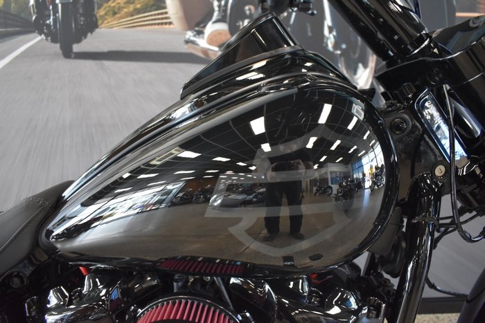 2025 Harley-davidson FXBR BREAKOUT (117) VIVID BLACK