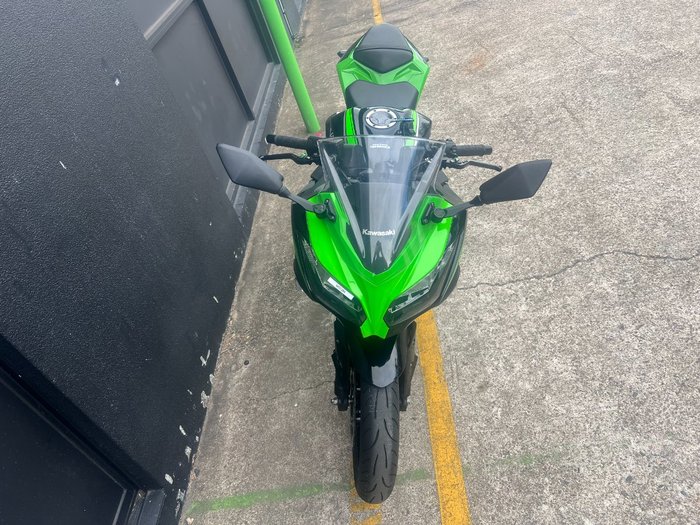 2017 Kawasaki NINJA 300 SE KRT REPLICA GREEN