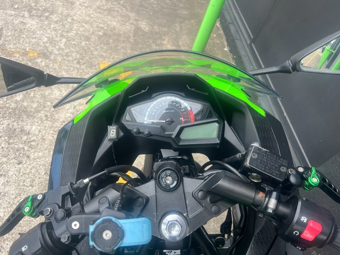 2017 Kawasaki NINJA 300 SE KRT REPLICA GREEN
