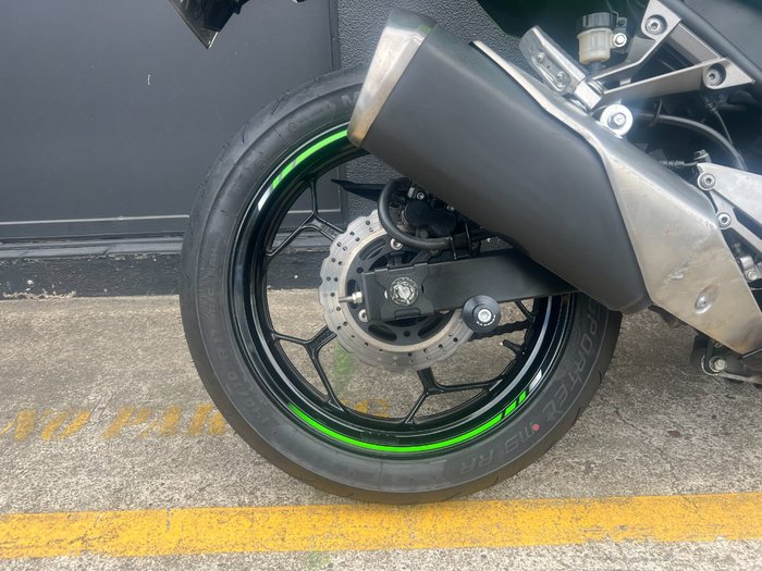 2017 Kawasaki NINJA 300 SE KRT REPLICA GREEN