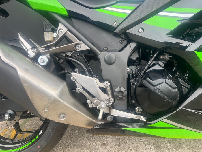 2017 Kawasaki NINJA 300 SE KRT REPLICA GREEN