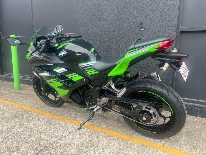 2017 Kawasaki NINJA 300 SE KRT REPLICA GREEN
