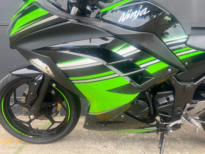 2017 Kawasaki NINJA 300 SE KRT REPLICA GREEN