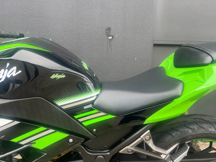 2017 Kawasaki NINJA 300 SE KRT REPLICA GREEN