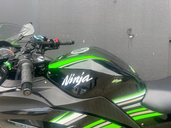 2017 Kawasaki NINJA 300 SE KRT REPLICA GREEN