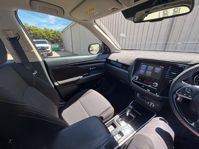 2020 Mitsubishi Outlander ES