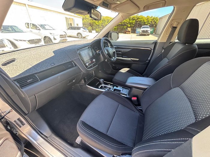 2020 Mitsubishi Outlander ES