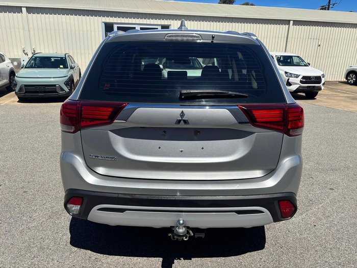 2020 Mitsubishi Outlander ES