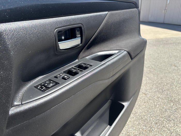 2020 Mitsubishi Outlander ES