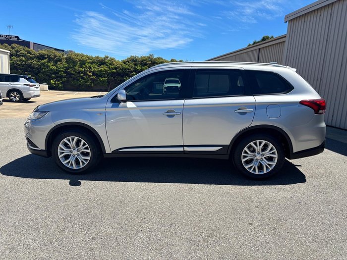 2020 Mitsubishi Outlander ES