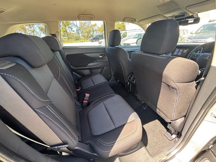 2020 Mitsubishi Outlander ES