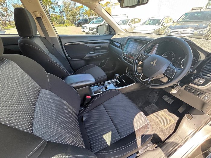 2020 Mitsubishi Outlander ES