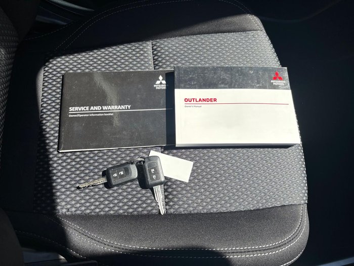 2020 Mitsubishi Outlander ES