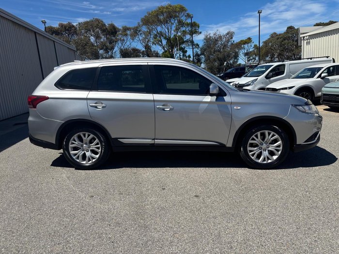 2020 Mitsubishi Outlander ES