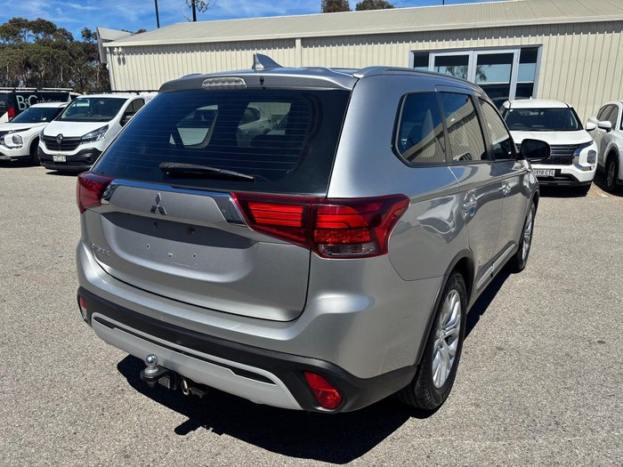 2020 Mitsubishi Outlander ES