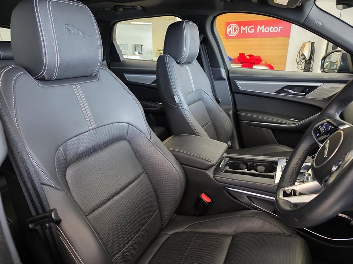 2023 Jaguar F-PACE P250 R-Dynamic S